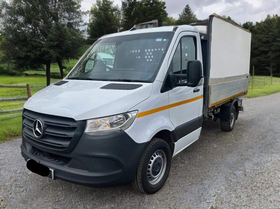 **(ONLY 27K MILEAGE)** 2023 MERCEDES-BENZ SPRINTER 3.5T PROGRESSIVE TIPPER – 73 REG