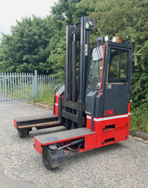 2010 COMMANDER AXIS 4 TON FORKLIFT