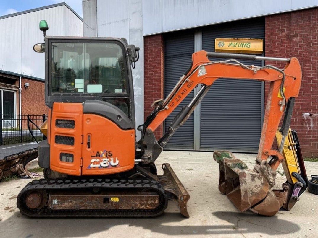 HITACHI ZX26 U-6 2.7T MINI EXCAVATOR / DIGGER