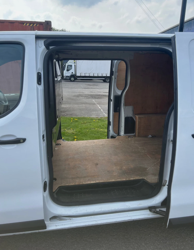 **(ONLY 39K MILEAGE)** 2023 CITROEN DISPATCH 1000 1.5 BLUEHDI 100 ENTERPRISE EDITION PANEL VAN ()