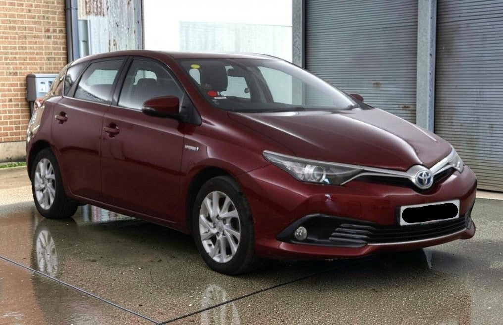 **(ONLY 59K MILEAGE)** 2017 TOYOTA AURIS B-ED TSS HYBRD VVT-I CVT RED >>--NO VAT ON HAMMER--<<