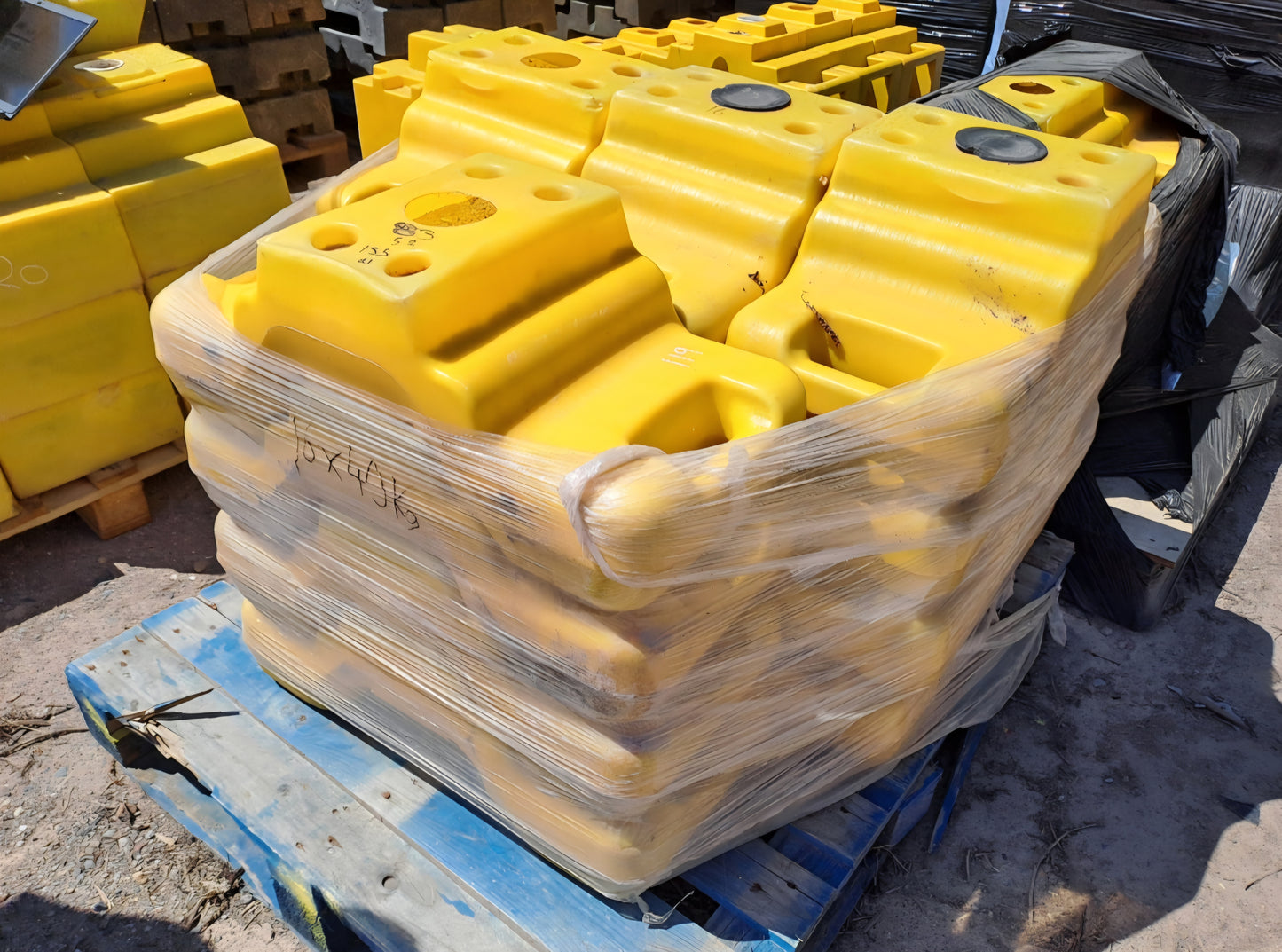 HARRESS FENCING BALLASTS 40KG 20K PER PALLET