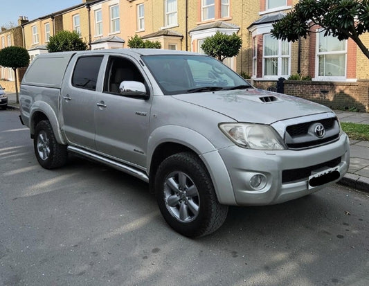 2010 TOYOTA HILUX INV D-4D 4X4 DCB 3.0TD MANUAL DIESEL PICK UP IN SILVER