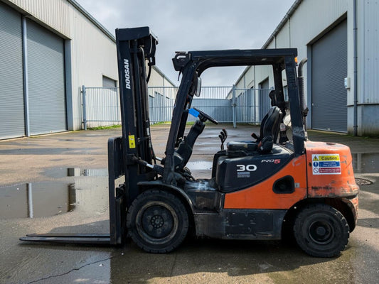 2014 DOOSAN D30S-5 FORKLIFT