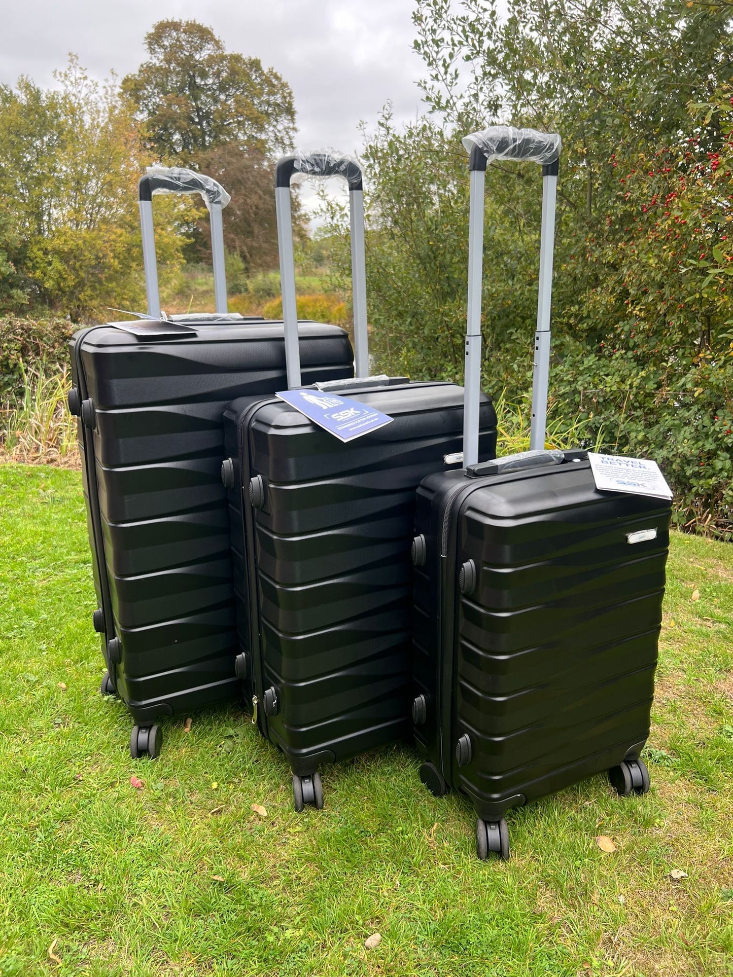 BULK LOT X5 BLACK 3 PIECE LUGGAGE SETS – LIGHTWEIGHT 360° SPINNER SUITCASES – BRAND NEW