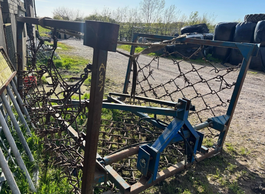 HYDRAULIC FOLDING CHAIN HARROWS – 3 POINT LINKAGE