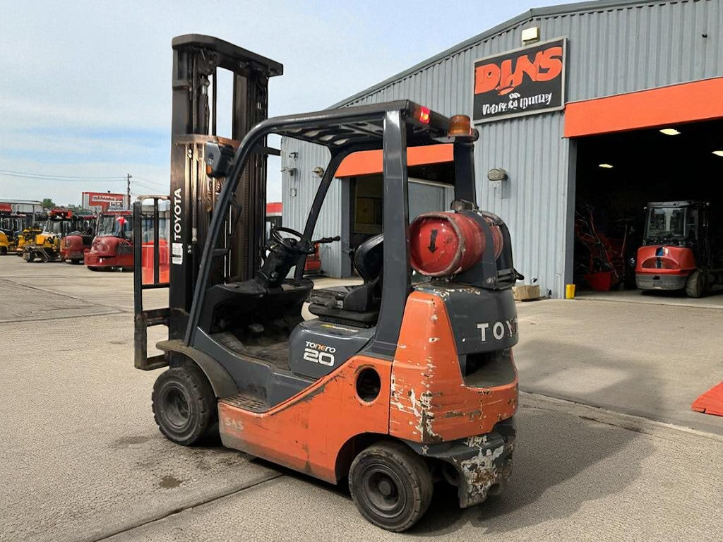 TOYOTA 02-8FGKF20 LPG FORKLIFT