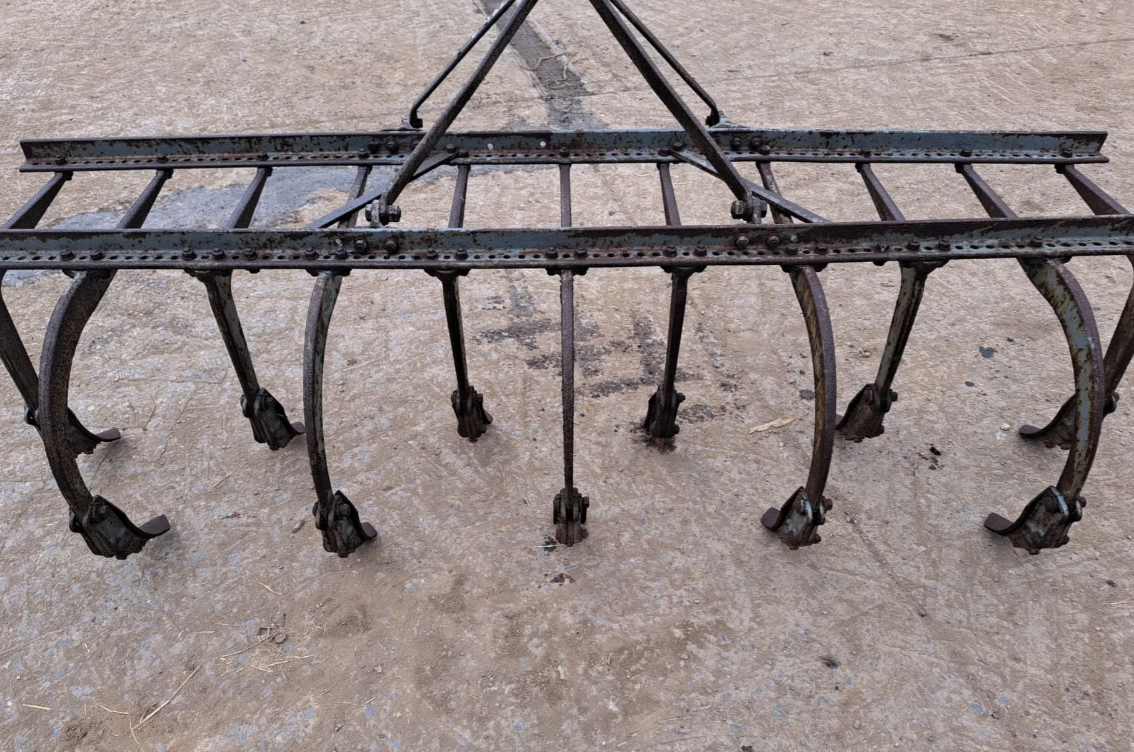MASSEY FERGUSON CULTIVATOR