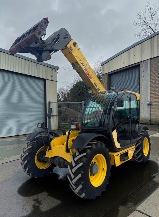 2015 NEW HOLLAND LM732 TELEHANDLER