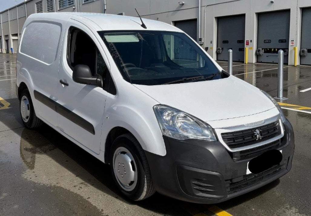 **(ONLY 120K MILEAGE)** 2018 PEUGEOT PARTNER PROFESSION L1 BLUE HDI >>--NO VAT ON HAMMER--<<