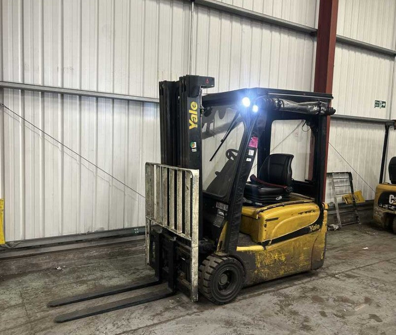**(INCLUDES CHARGER)** YALE ERP18VT ELECTRIC FORKLIFT 2018 – 1800KG / 9000 HRS