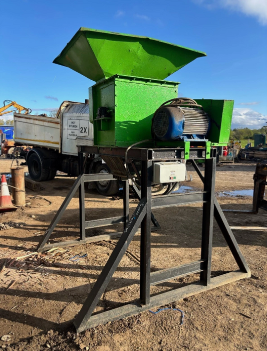 400 VOLT ELECTRIC WASTE WOOD SHREDDER / CHIPPER