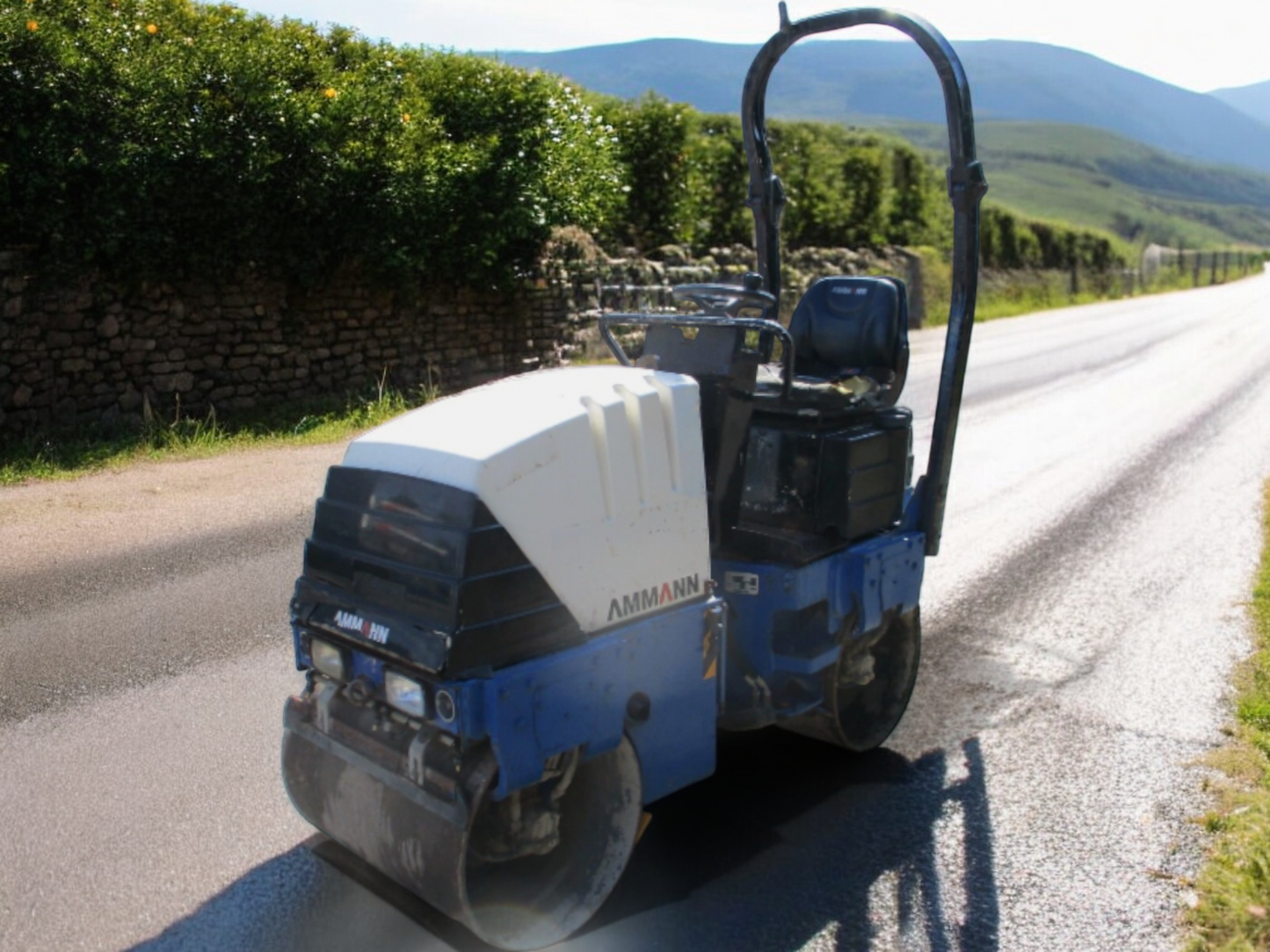 2011 AMMANN AV12-2 VIBRATING ROLLER
