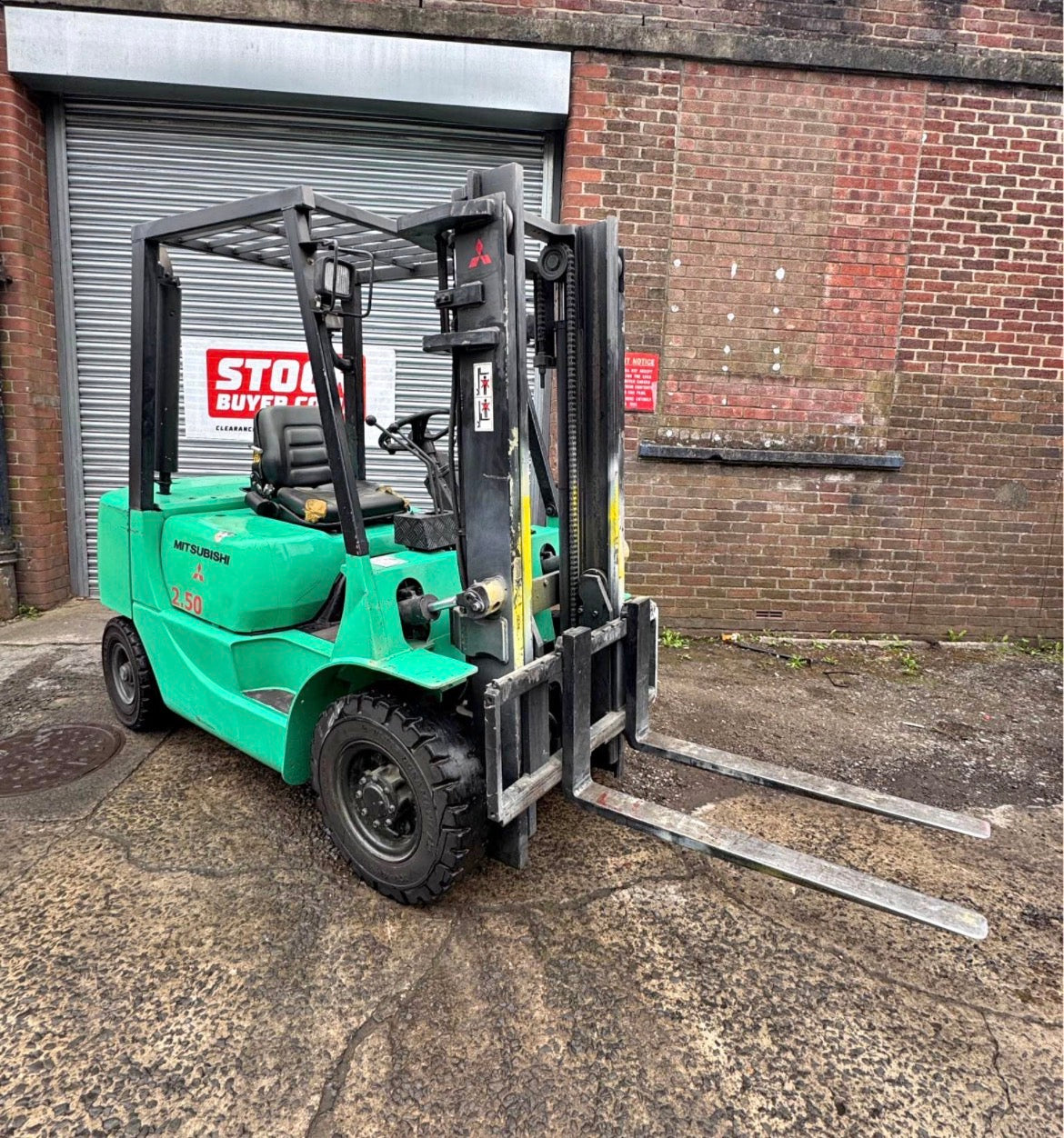 MITSUBISHI 2.5 TON DIESEL FORKLIFT