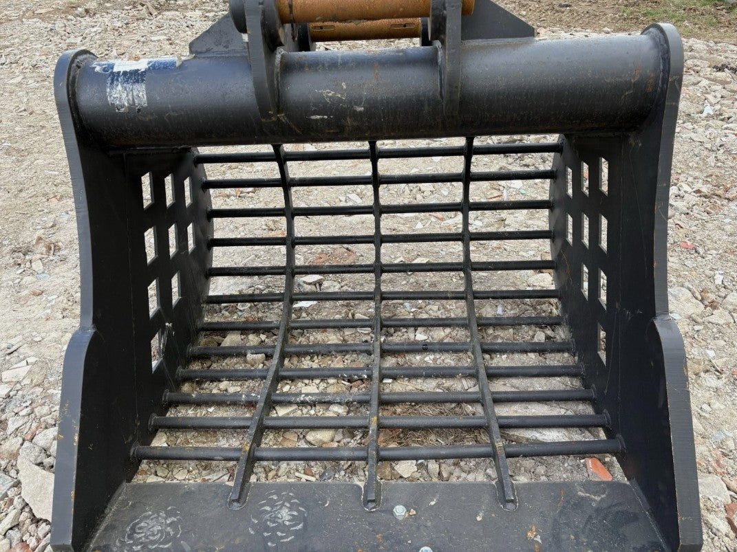 NEW RIDDLE BUCKET – SUIT 13 TON EXCAVATOR