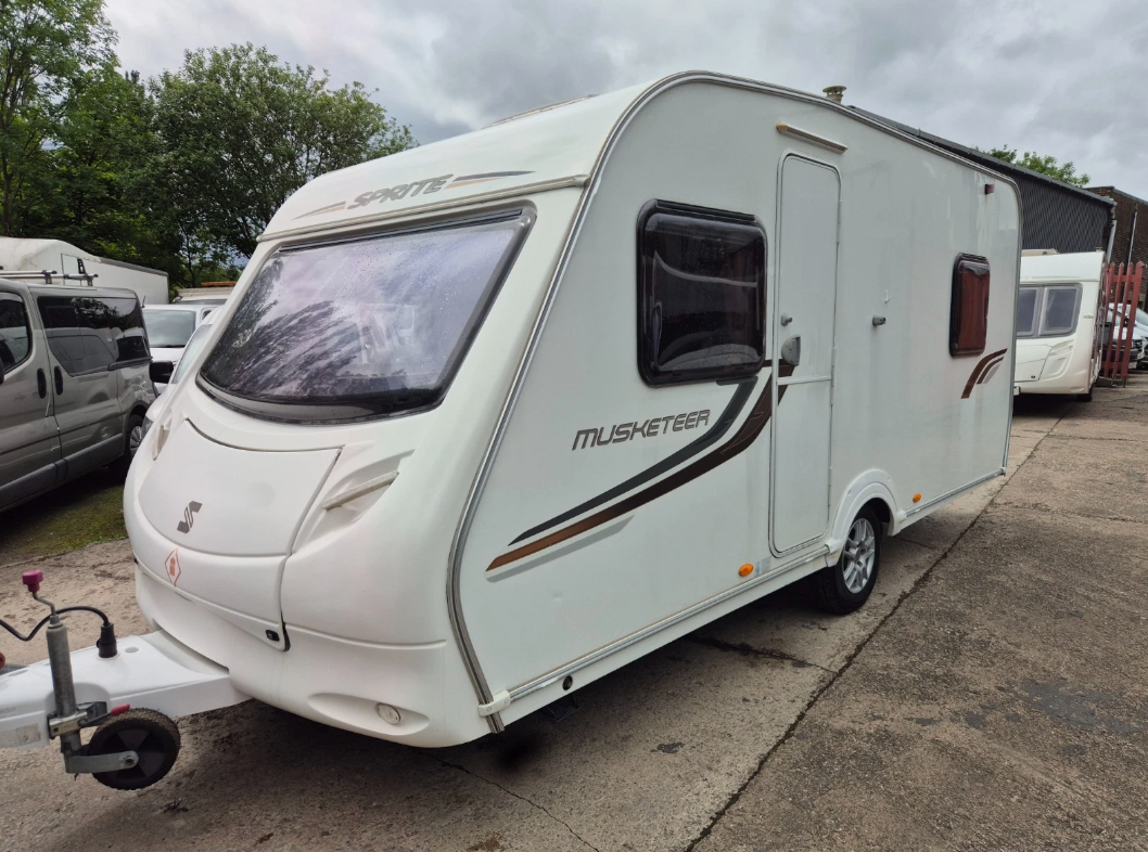 2012 SPRITE SWIFT MUSKETEER 5 BERTH TOURING CARAVAN >>--NO VAT ON HAMMER--<<