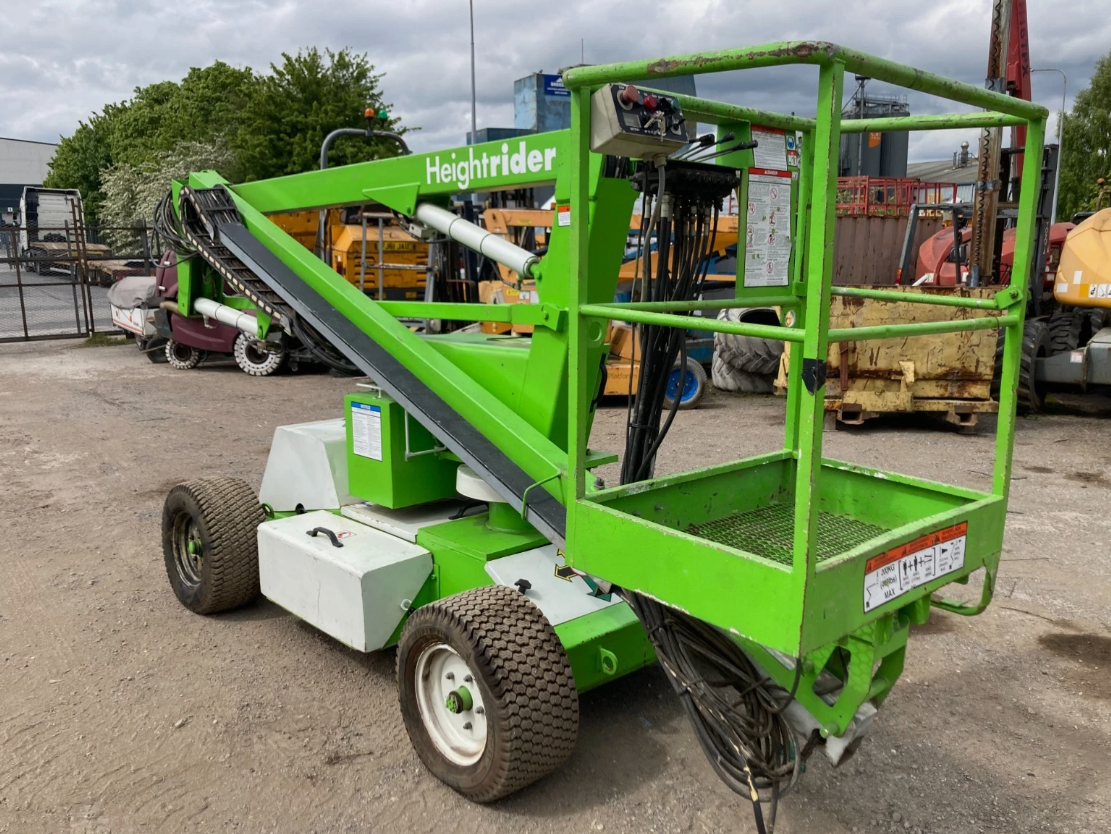 NIFTYLIFT HR12 CHERRY PICKER