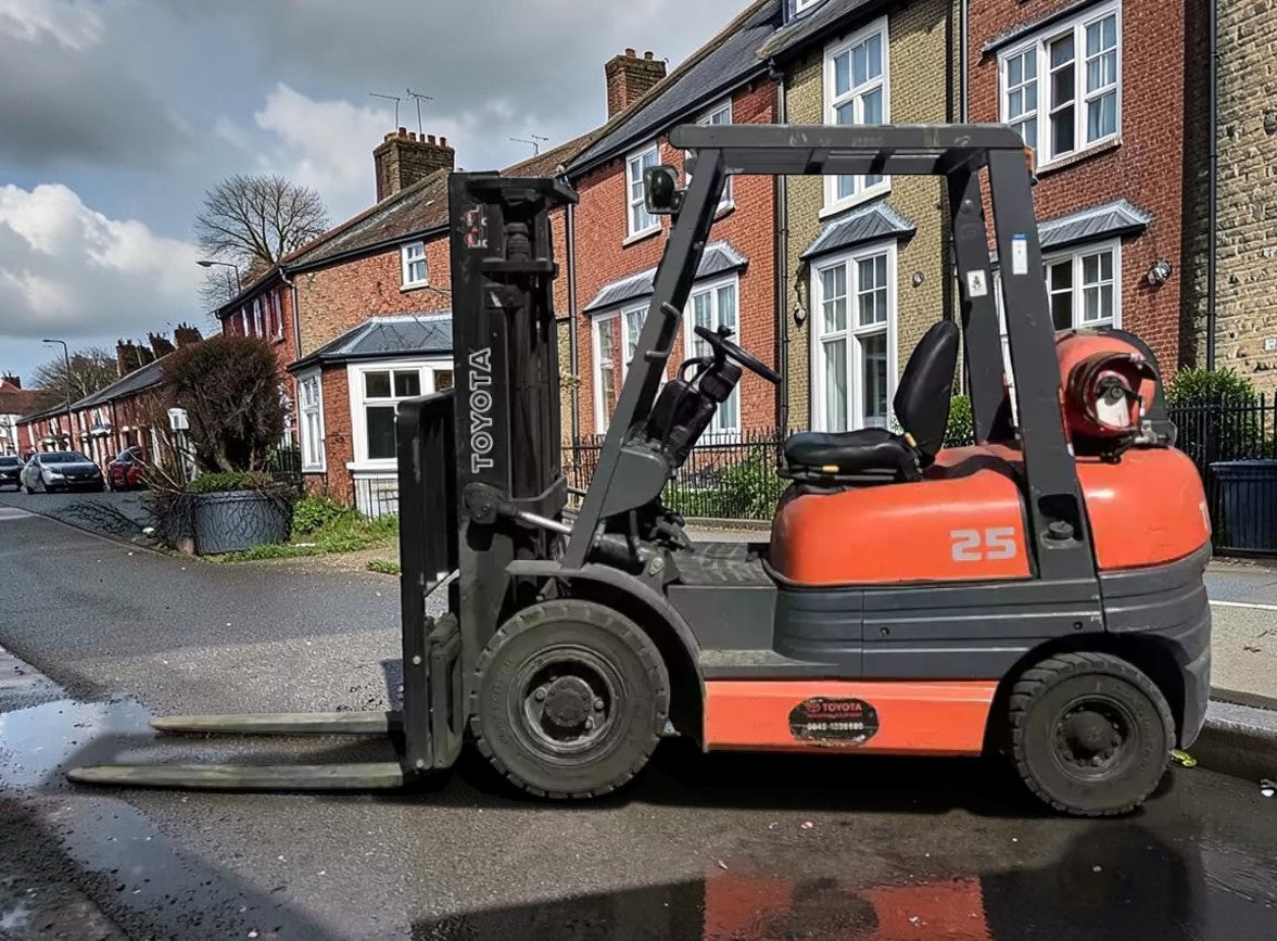 1999 TOYOTA 42-6FG25 RUNNING HOURS: 3843 H
