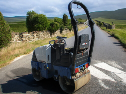 2011 AMMANN AV12-2 VIBRATING ROLLER