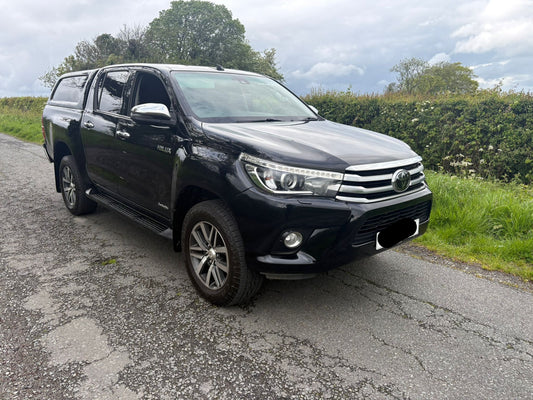 **(ONLY 56K MILEAGE)** 2020 TOYOTA HILUX INVINCIBLE D-4D 2.4L DIESEL MANUAL PICK UP IN BLACK