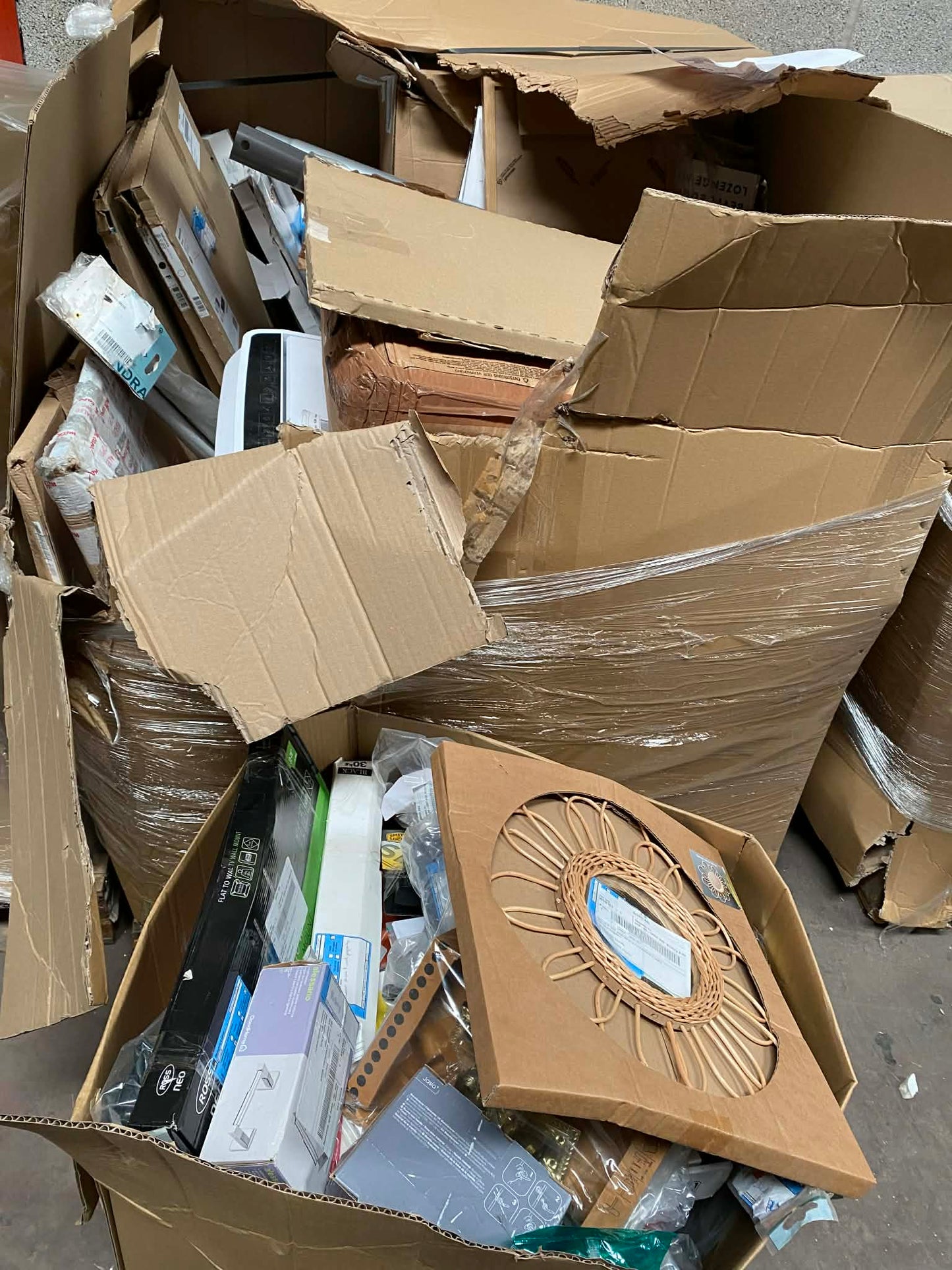 MIXED CUSTOMER RETURN PALLET