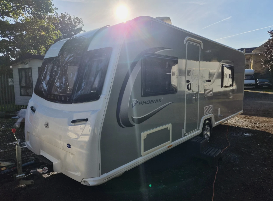 2023 BAILEY PHOENIX PLUS 650 5-BERTH FIXED BUNK TOURING CARAVAN >>--NO VAT ON HAMMER--<<
