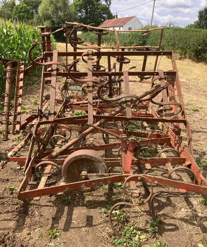 FOLDING SPRINGTINE HARROW
