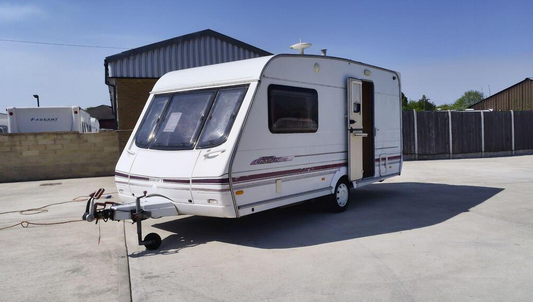 2000 SWIFT CHALLENGER 470 – 2 BERTH CARAVAN | MOTOR MOVER >>--NO VAT ON HAMMER--<<