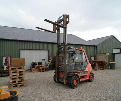LINDE H70D DIESEL FORKLIFT – 6.5 TON LIFT – FULL CAB