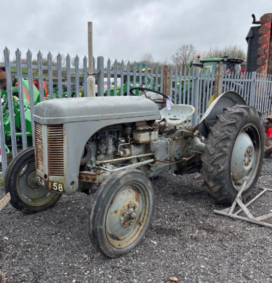 1954 GREY FERGIE CLASSIC TRACTOR TED20