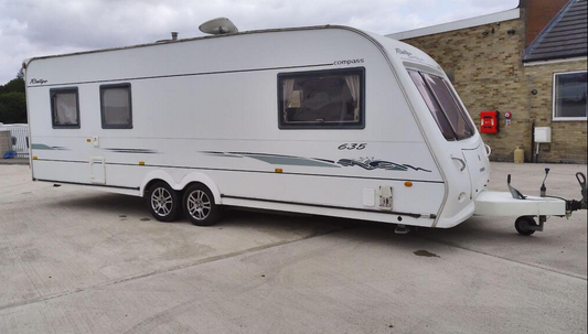 2006 TWIN DINETTE / FIXED BED CARAVAN >>--NO VAT ON HAMMER--<<