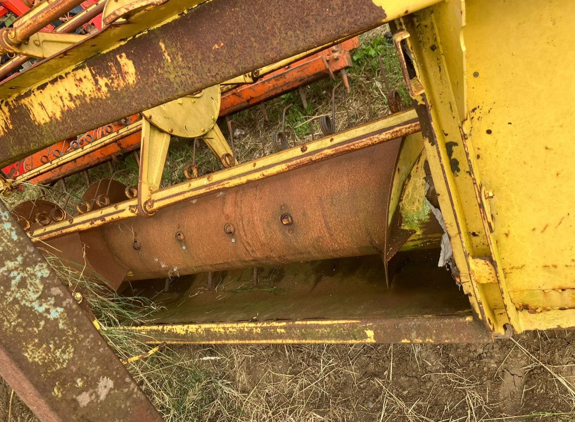 NEW HOLLAND 8040 HEADER FOR SPARES/REPAIRS