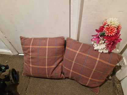 PALLET OF SOFT FURNISHINGS AND LIGHTING