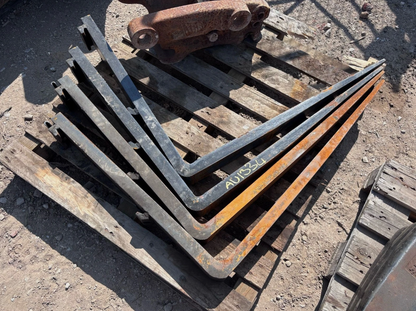 3 FOOT LONG PALLET FORKS / TYNES