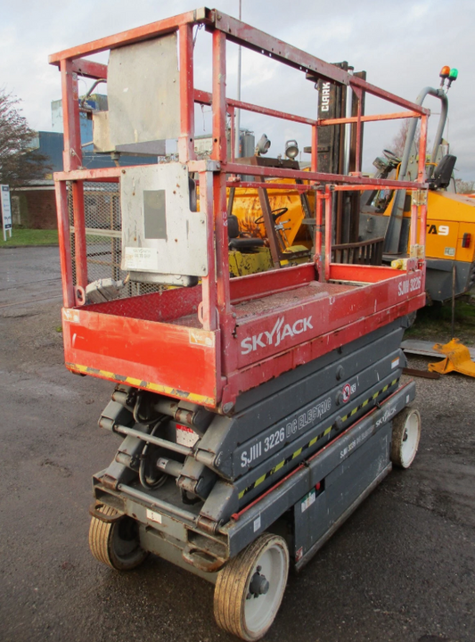2012 SKYJACK SJ3226 SCISSOR LIFT ACCESS PLATFORM