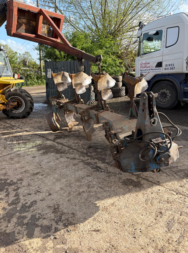 RANSOME 300, 4 FURROW PLOUGH