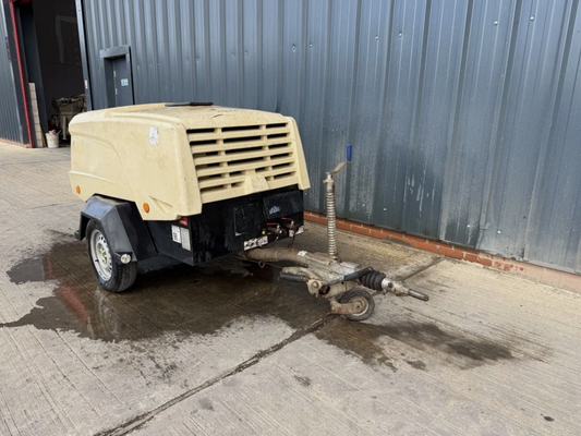 2015 DOOSAN 7/31+ ROAD TOWABLE COMPRESSOR – 2,336 HOURS – 3.0 M³/MIN
