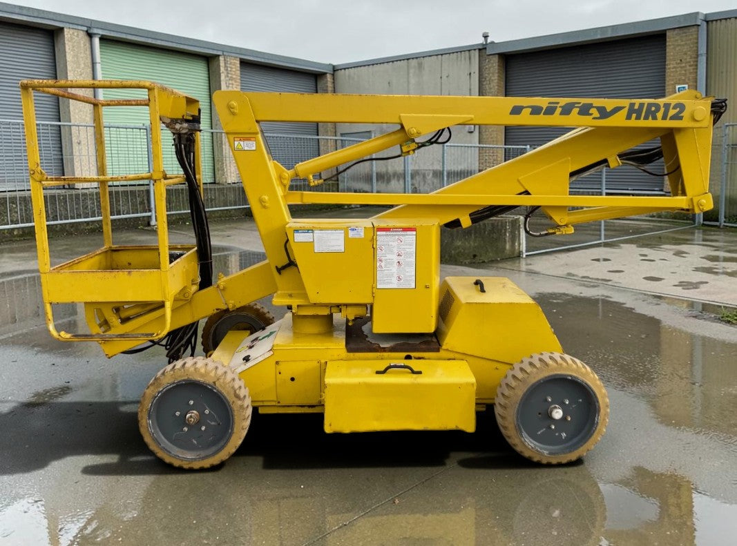 NIFTYLIFT HR12 SELF-PROPELLED CHERRY PICKER ACCESS PLATFORM