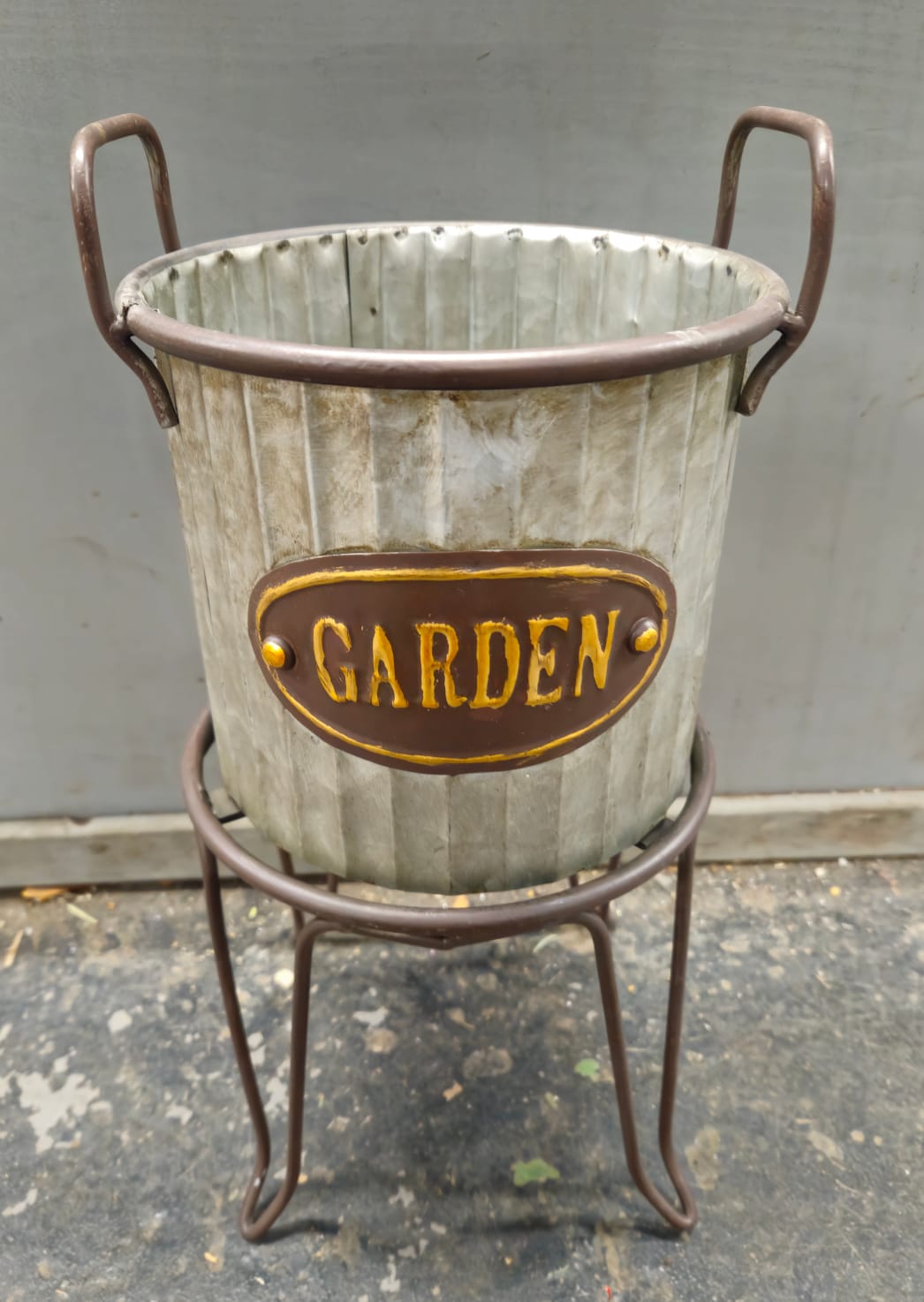 JOB LOT OF 4 METAL GARDEN ZINC PLANTER ON LEGS INDOOR OR OUTDOOR DECOR SMALL