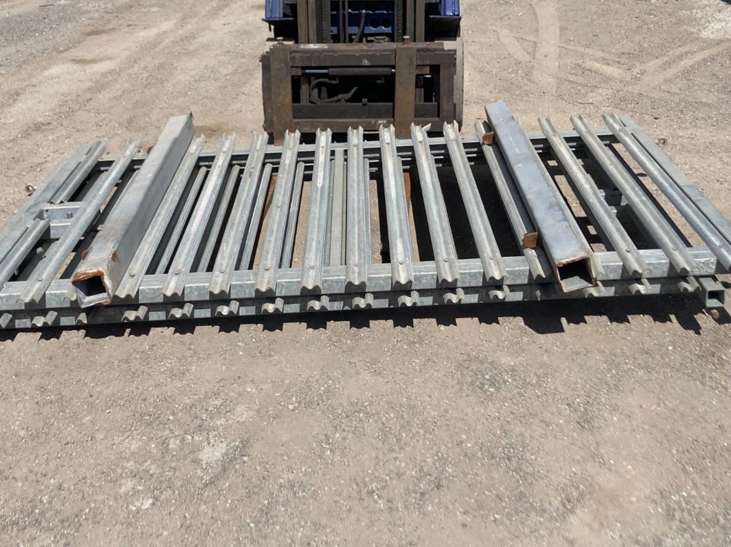 PAIR OF GALVANISED SITE YARD GATES