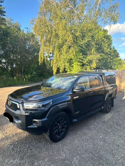 **(ONLY 36K MILEAGE)** 2023 TOYOTA HILUX INVINCIB X D-4D4WD DCB A 2.8 DIESEL AUTOMATIC