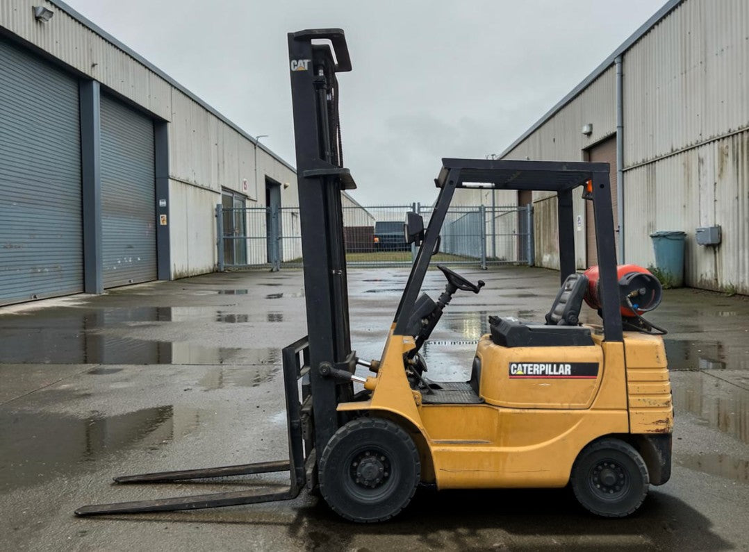 1996 CAT LIFT TRUCKS GP18 1.8 TON LPG FORKLIFT – SIDE SHIFT