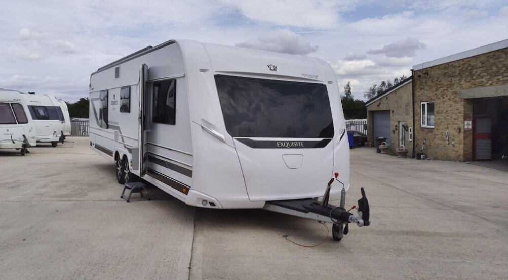 2023 LMC VIP EXQUISIT 685 FIXED ISLAND 5 BERTH >>--NO VAT ON HAMMER--<<