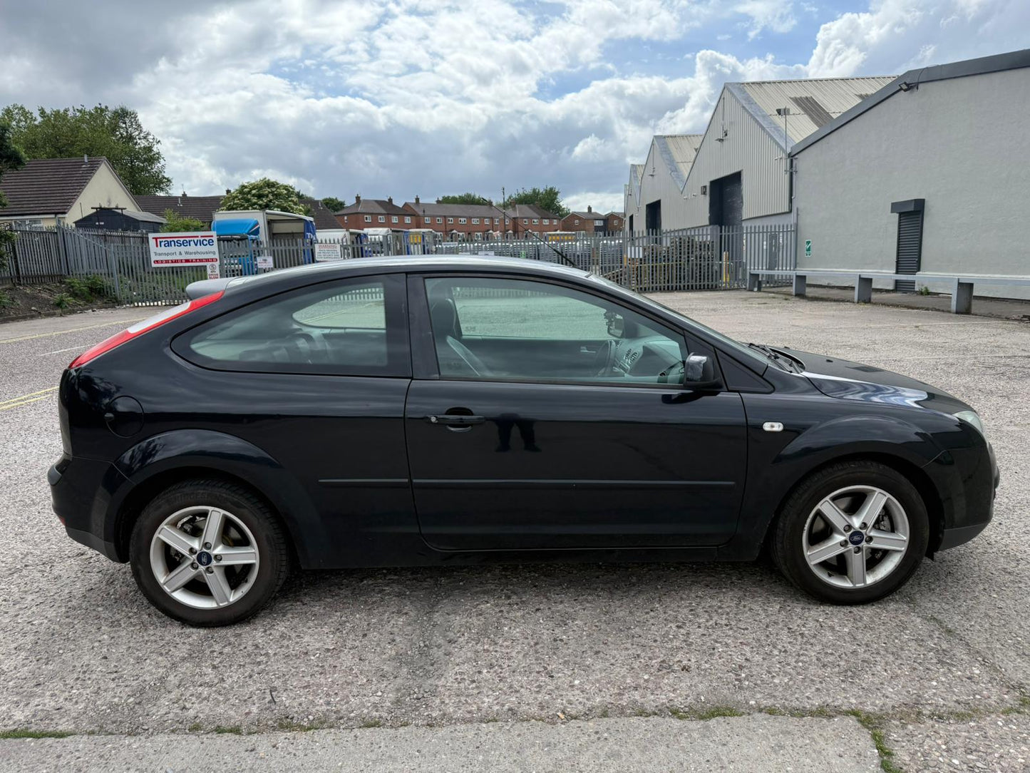 **(ONLY 83K MILEAGE)** 2005 FORD FOCUS TITANIUM 1999CC PETROL HATCHBACK >>--NO VAT ON HAMMER--<<