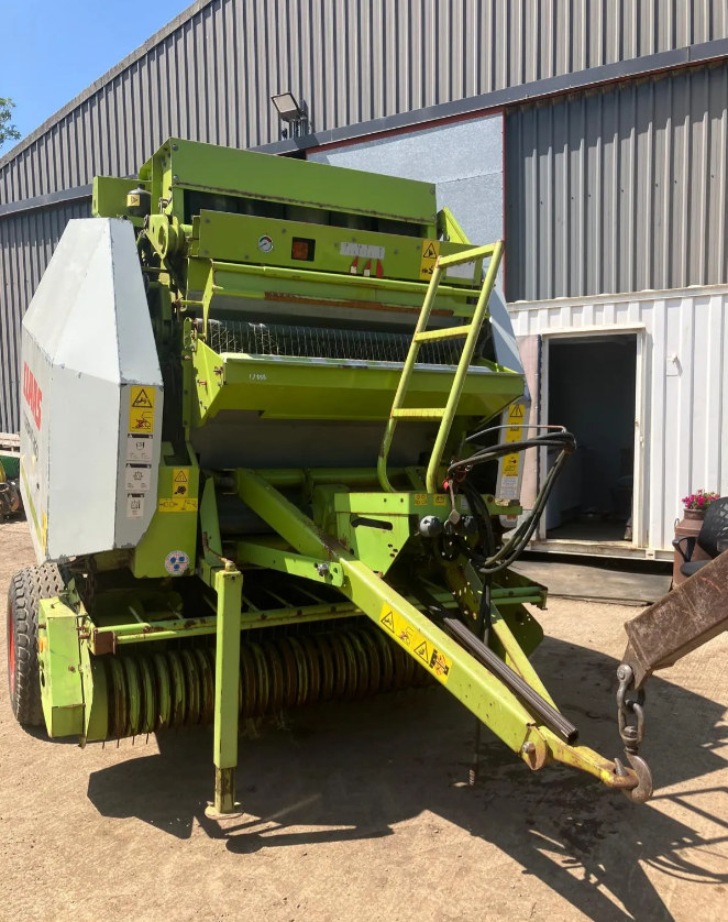 CLAAS VARIANT 260 ROUND BALER