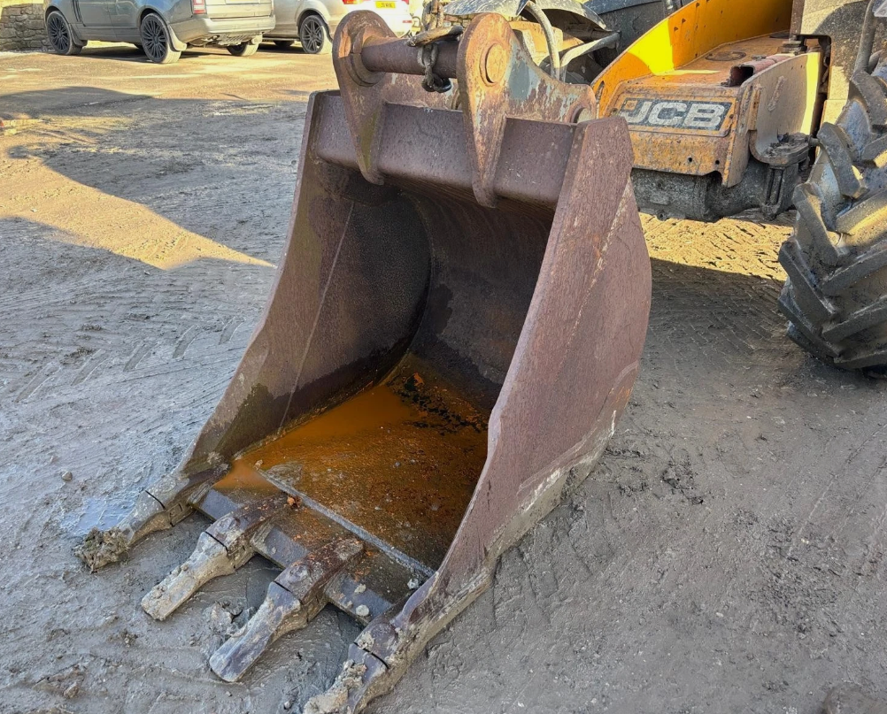H.M. PLANT 3FT DIGGING BUCKET