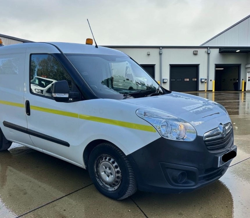 **(ONLY 116K MILEAGE)** 2018 VAUXHALL COMBO 2000 1.3 CDTI L1H1 WORKSHOP PANEL VAN (67 REG)