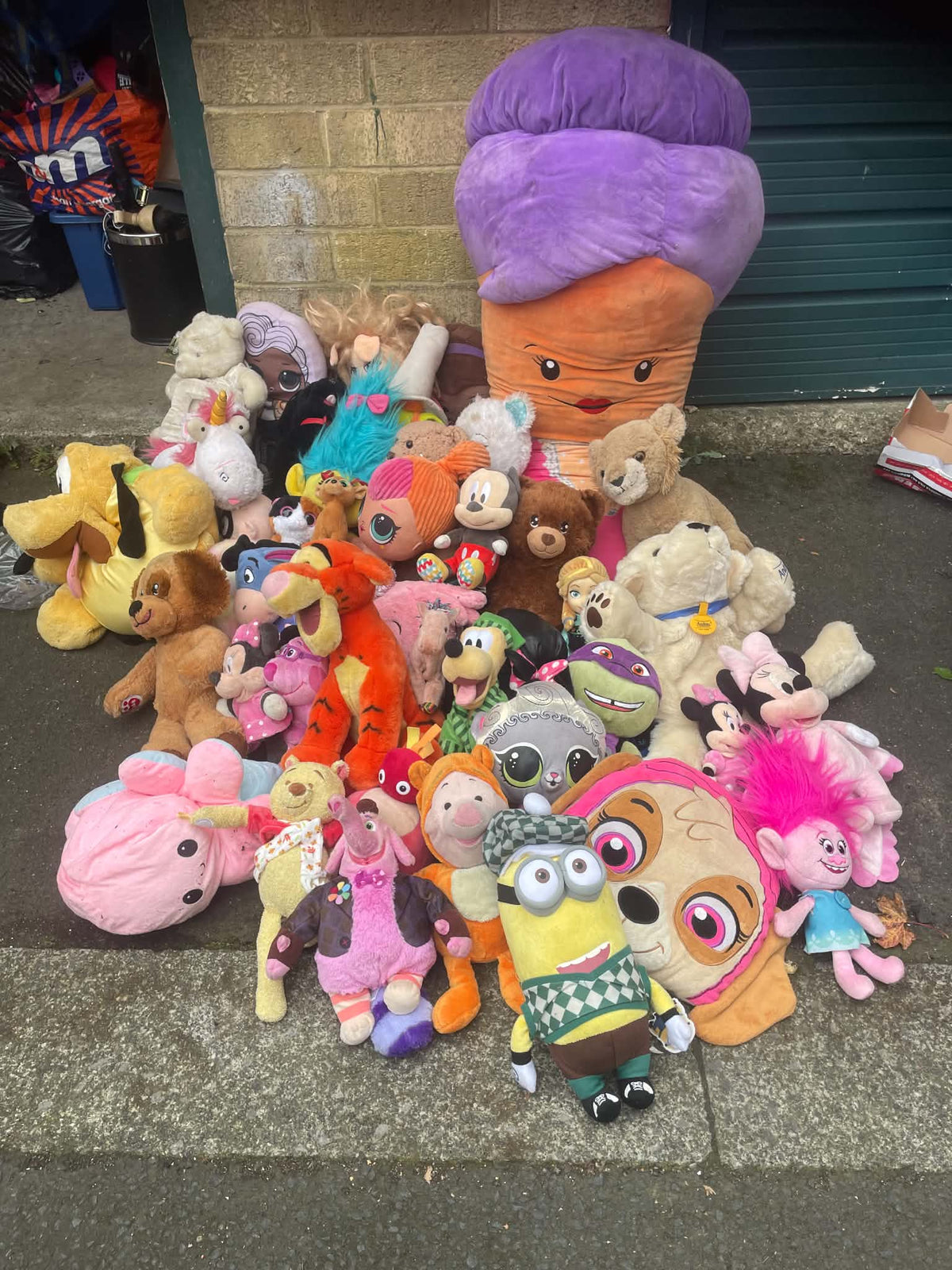 JOBLOT BUNDLE PLUSH TOYS 50X PLUS ITEMS DISNEY BUILD BEAR LOL DOLLS