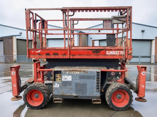 2014 SKYJACK SJ6832 SCISSOR LIFT