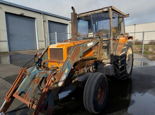 RENAULT 70-32 2WD TRACTOR WITH TANCO POWER LOADER – K REGISTRATION